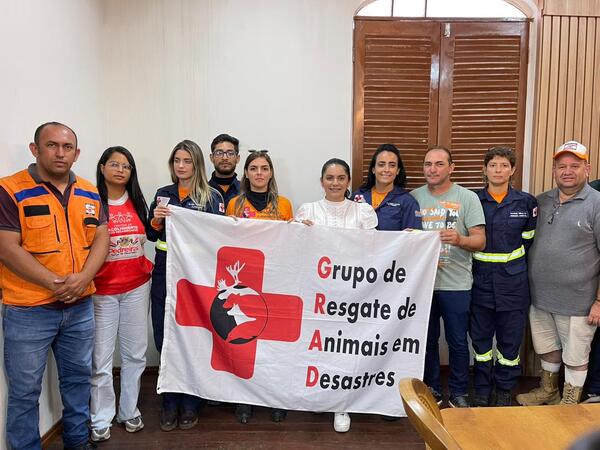 GRAD-GRUPO DE RESGATE DE ANIMAIS EM DESASTRES CHEGA À PEDREIRAS.